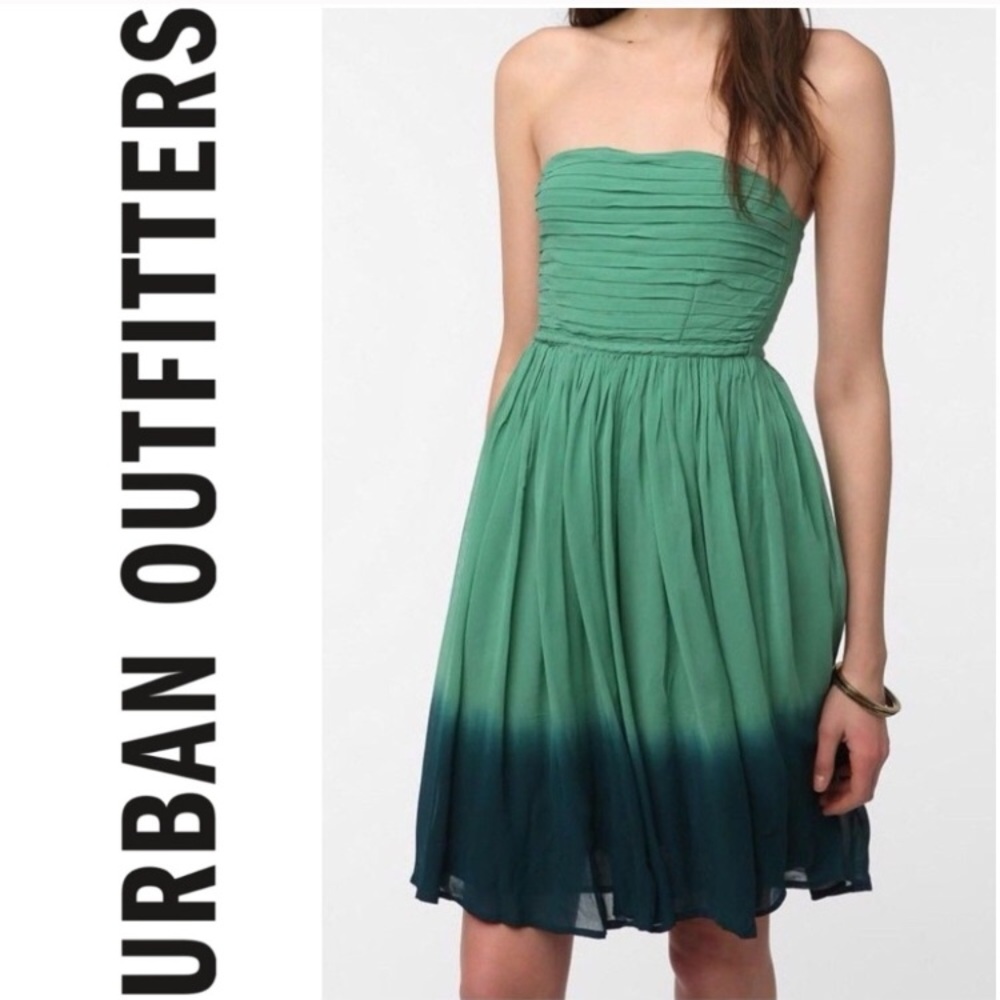 Urban outfitters green mini strapless dress